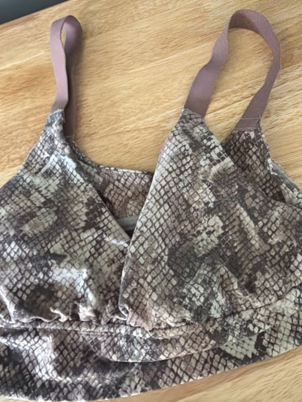 Snake-Pattern Reptile Habitat Hide - Brown/Cream
